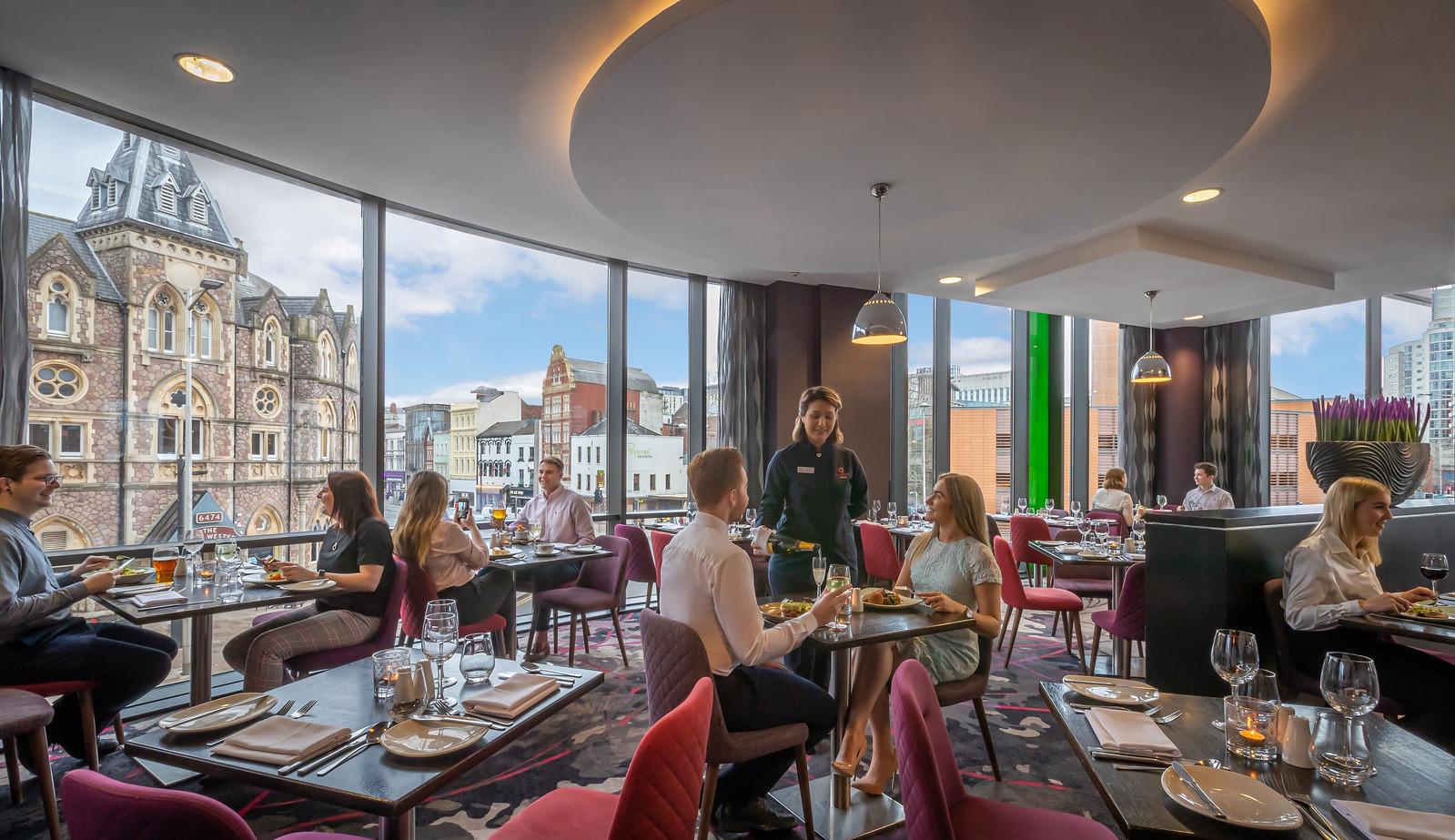 Clayton Hotel Cardiff Buitenkant foto