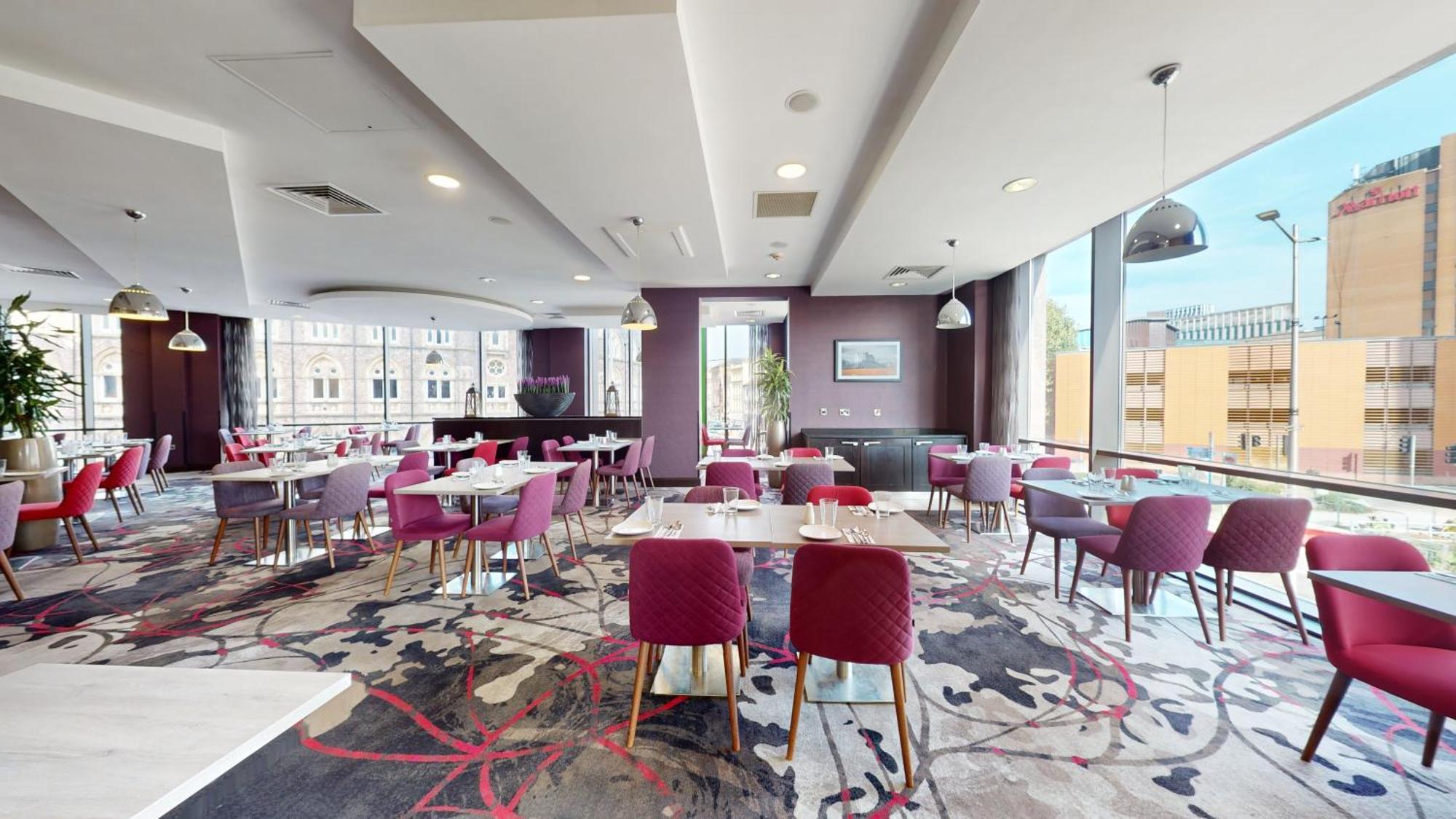 Clayton Hotel Cardiff Buitenkant foto